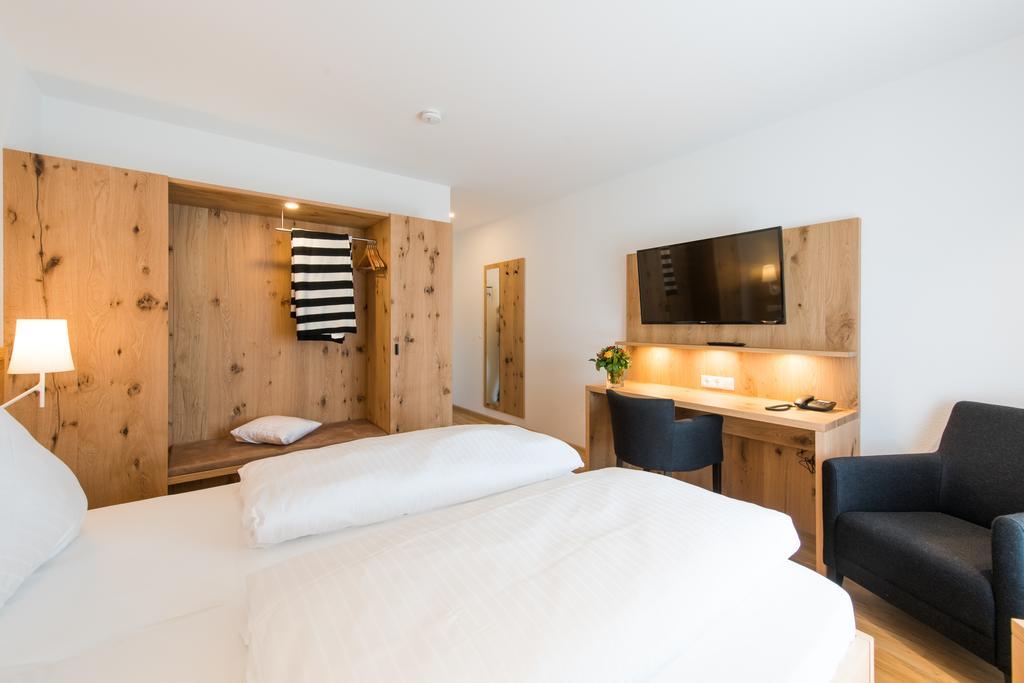 Hotel & Gasthaus Loewen Валдкирх Екстериор снимка