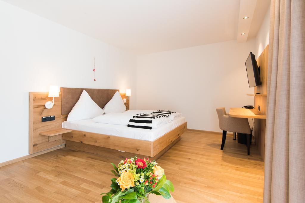 Hotel & Gasthaus Loewen Валдкирх Екстериор снимка