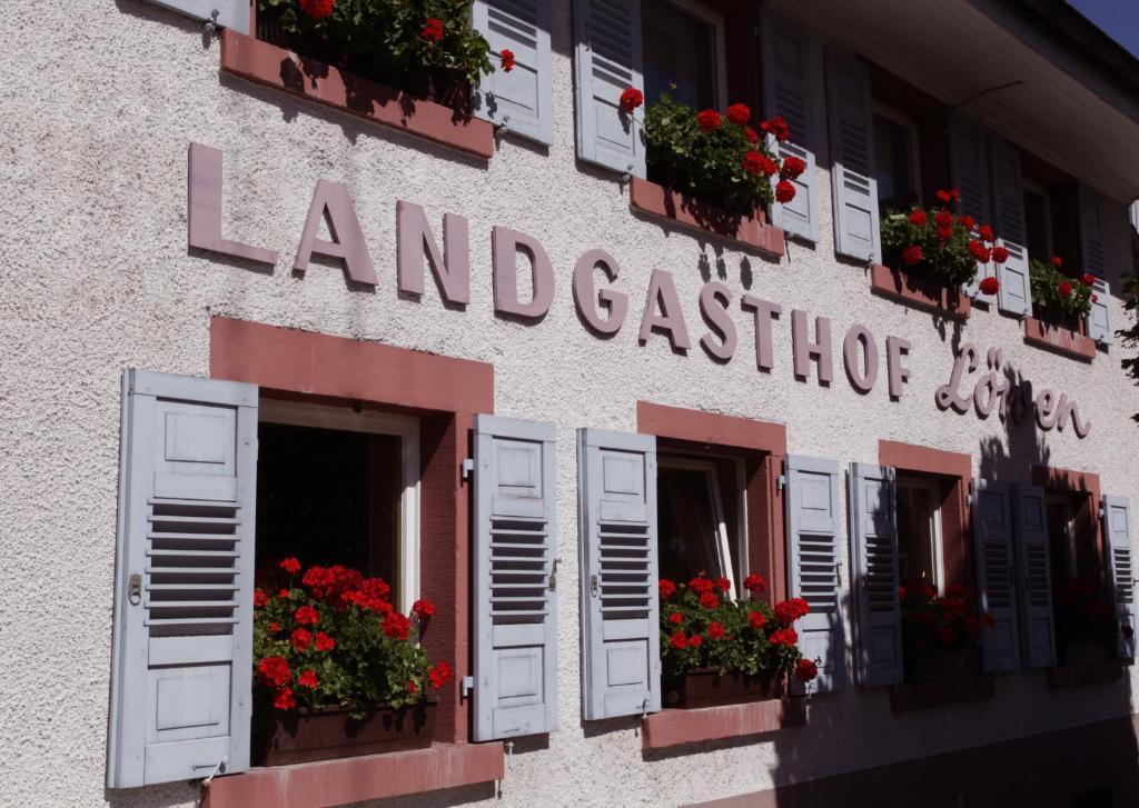 Hotel & Gasthaus Loewen Валдкирх Екстериор снимка