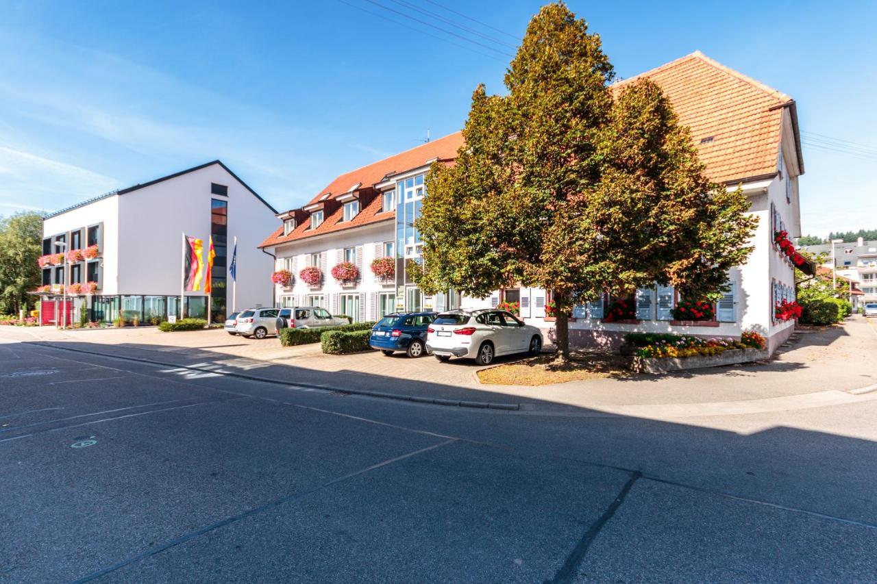 Hotel & Gasthaus Loewen Валдкирх Екстериор снимка